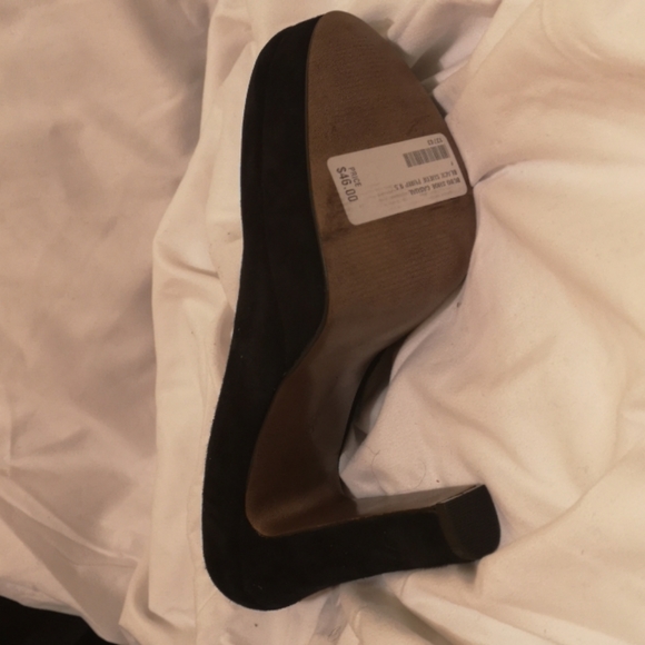 Shoes - Picture 5 of 6